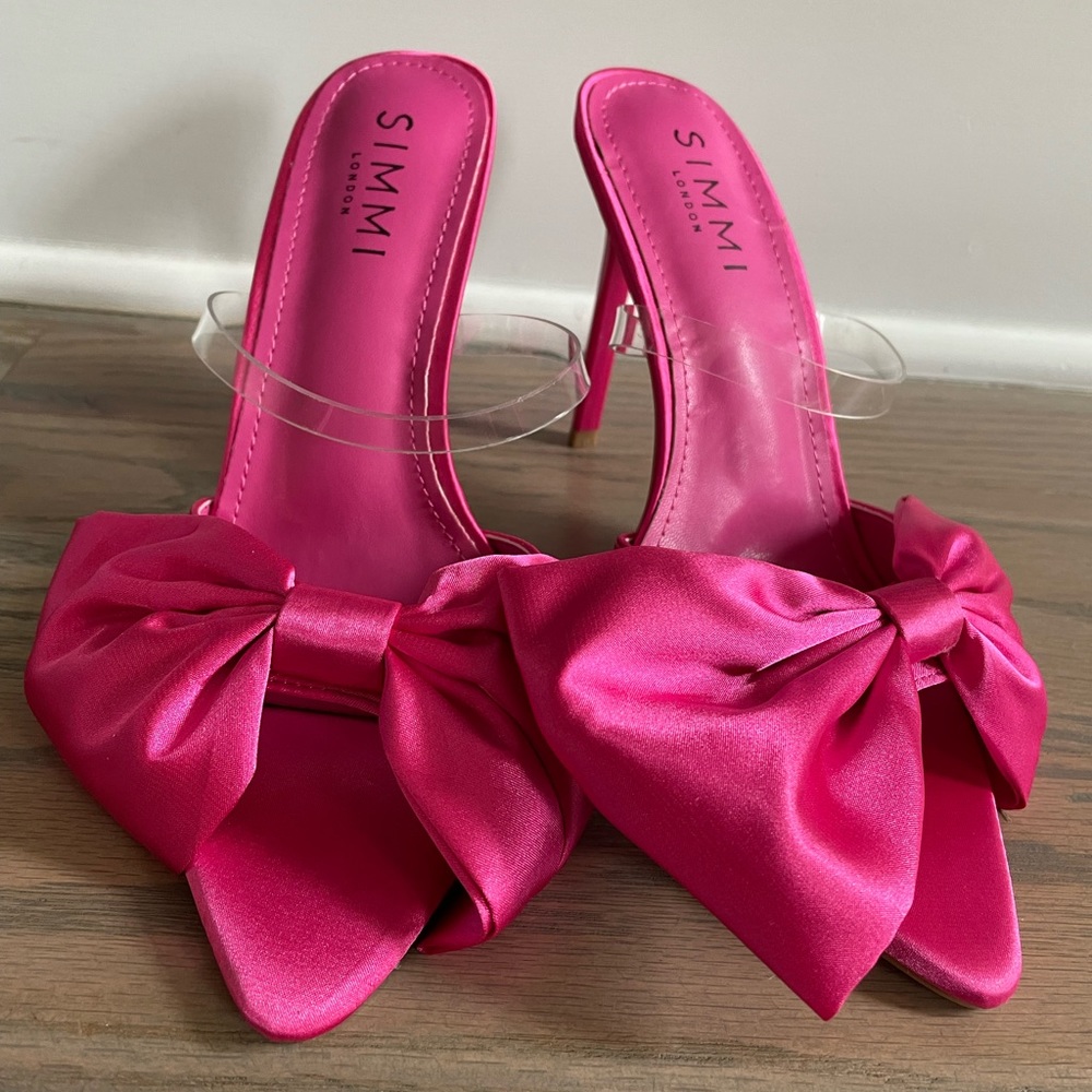 Simmi London Wide Fit Ezlili With oversized bow
